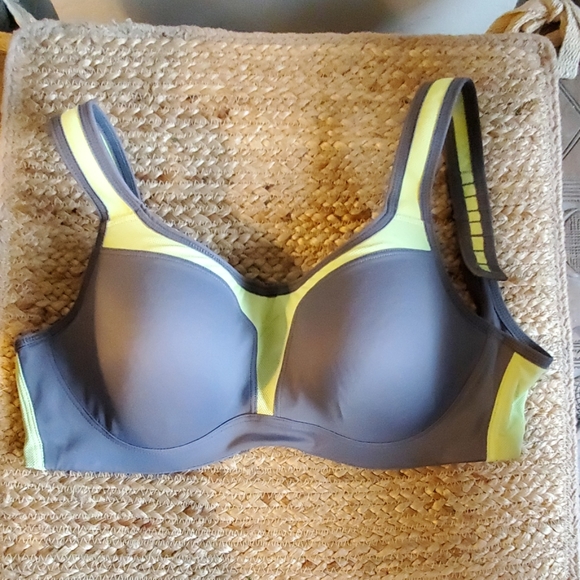 Wacoal Other - Wacoal High Impact Sport Bra Wacoal Other - Wacoal High Impact Sport Bra